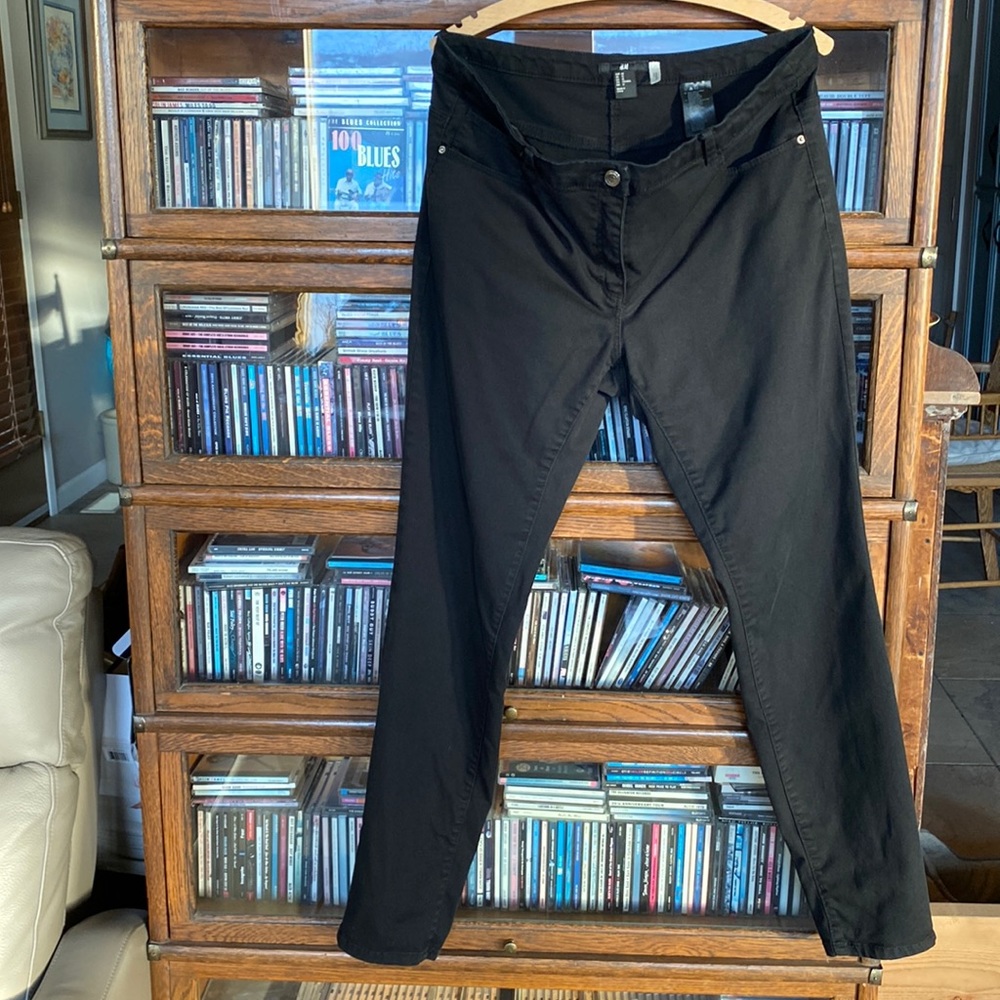 H&M Stretchy Skinny Pants/leggings  Black Size 12